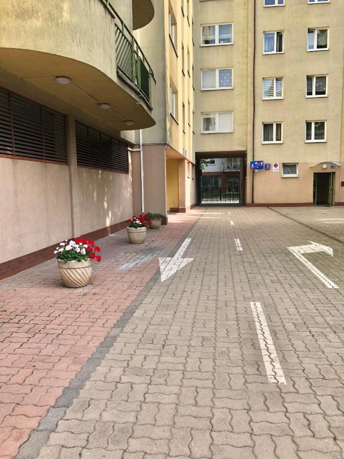 Apartment Zwykle Mieszkanie Na Wilenska, Trzy Przystanki Do Starego Miasta,dwa Przystanki Do Szpitala Praskiego